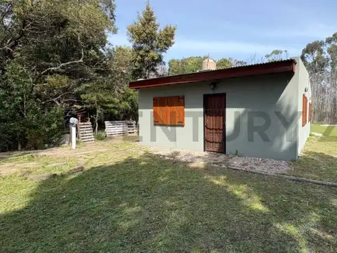 Casa de dos ambientes con jardín, Santa Isabel, Mar del Plata.