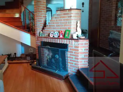 Casa 5 ambientes con 3 baños