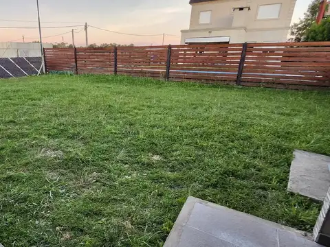 Casa en Venta en Carlos Spegazzini, USD 160.000