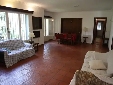 Casa en Alquiler en Acassuso Libertador  /  Solis, USD 2.500