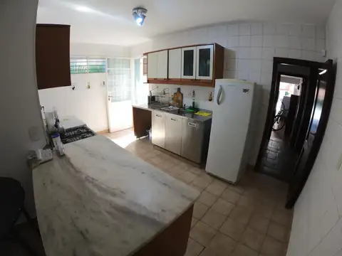 Casa en Alquiler con 3 cocheras