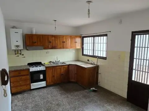 Casa en Alquiler con 1 cochera