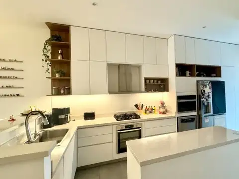 Casa 5 ambientes con 3 baños