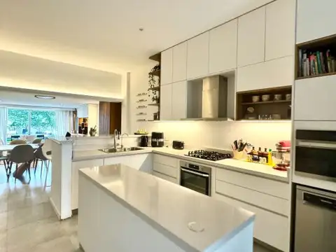Casa en Venta en Acassuso Barrio Parque Aguirre, USD 649.000