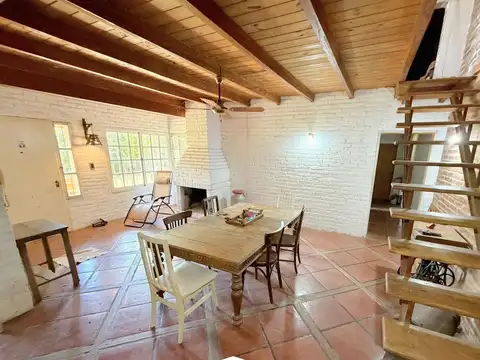 Casa 5 ambientes con 1 baño