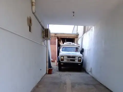 Avenida Nicolás Bruzone 800