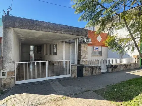 Casa en venta en Villa Gobernador Galvez
