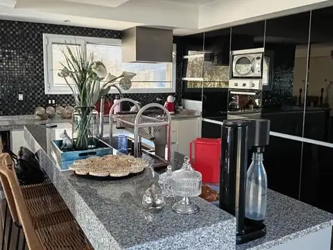 Casa en Venta en Cipolletti, USD 450.000