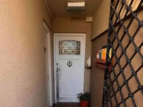 Hermoso PH en venta en el centro de Lanus