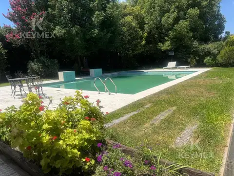 Casa en Venta con 10 cocheras