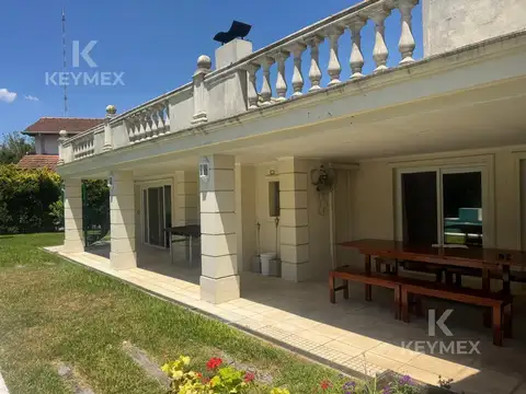 Casa 7 ambientes con 5 baños