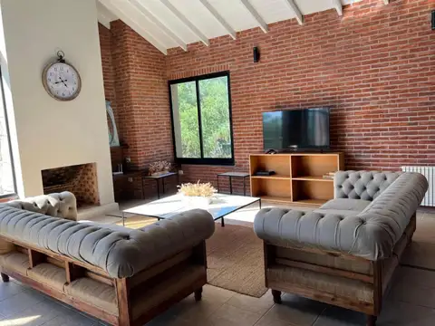 Casa 5 ambientes con 3 baños