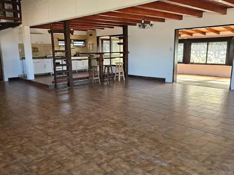 Casa 4 ambientes con 3 baños