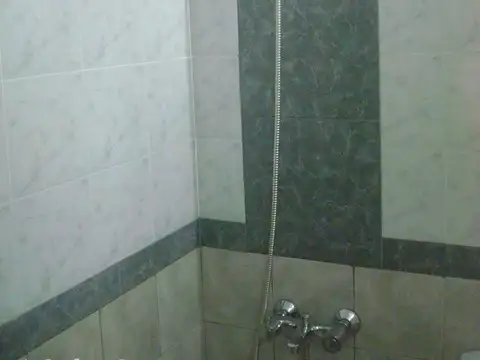 Excelente local comercial en muy buena ubicación sobre Avenida