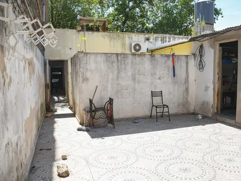 Casa 5 ambientes con 1 baño