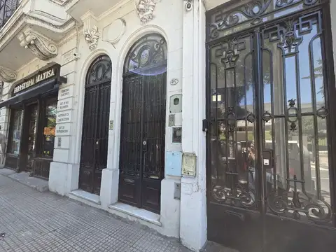 Avenida Luis María Campos 400