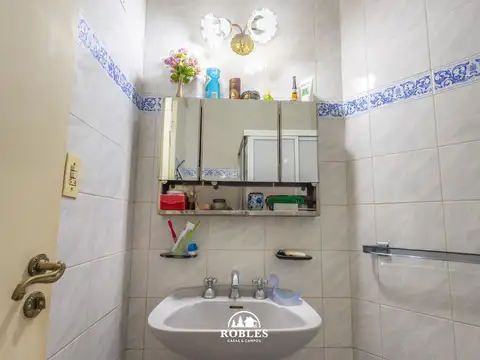 Departamento cuatro ambientes frente a plaza Colon
