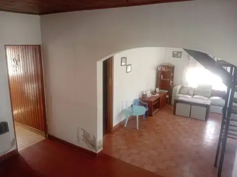 Depto Tipo Casa 5 ambientes con 1 baño