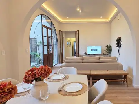 VENTA CASA 4 DORMITORIOS. PATIO Y COCHERA LOURDES