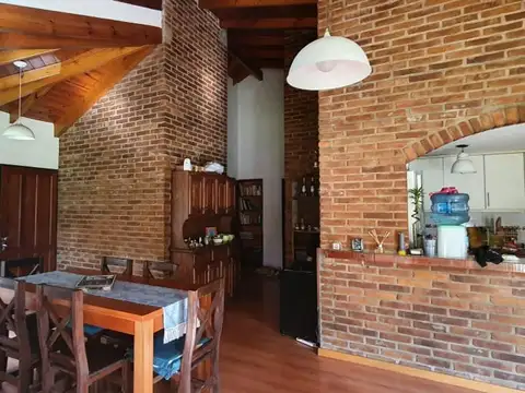 Lindisima casa en CLUB PRIVADO LOMA VERDE