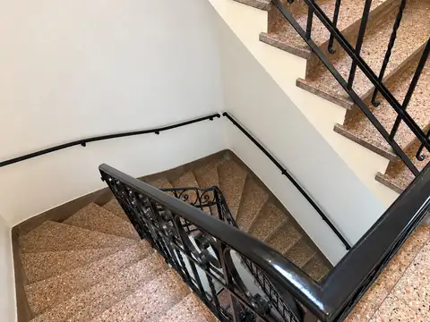 EN VENTA DPTO 3 AMB / PRIMER PISO - TERRAZA COMUN