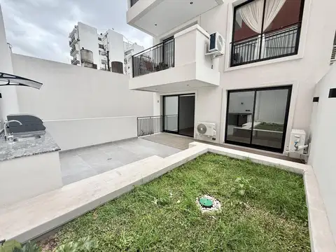 2 Ambientes en Planta Baja con Jardín y Galería - Caballito