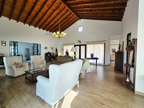 CASA EN ALQUILER EN LA ESCONDIDA - PILAR