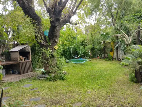 Casa en Venta con 3 cocheras