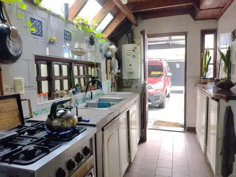 APTO CREDITO, CASA 6 AMBIENTES JARDIN PILETA - JL SUAREZ