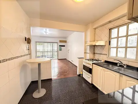 VENTA Departamento en Florida Mitre 3 ambientes con balcón, muy amplio