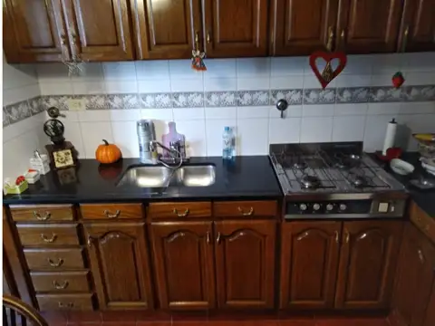 Departamento 4 ambientes con 2 baños