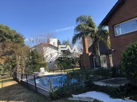 Casa 5 ambientes con 3 baños
