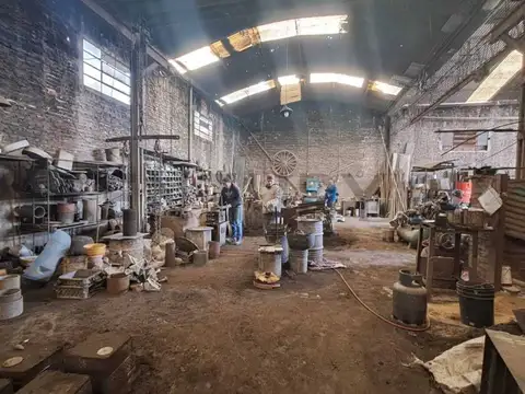 Galpon en Venta 22  mts Fondo