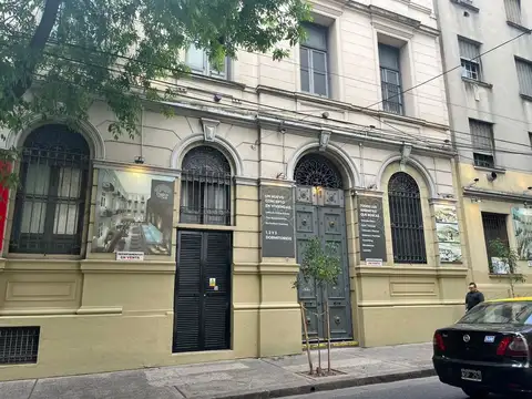 Avenida Hipólito Yrigoyen 2400