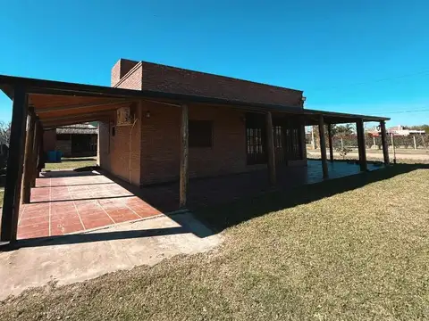 Hermosa Casa Quinta en Barrio Arroyo Leyes