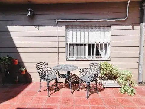 VENTA  DE MUY LINDA VIVIENDA * 3 AMB + GARAJE + SUSTENTABLE