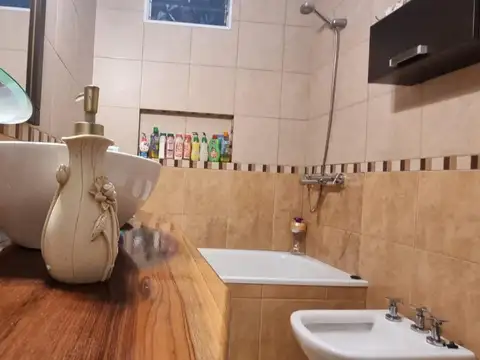 Casa 3 ambientes con 2 baños