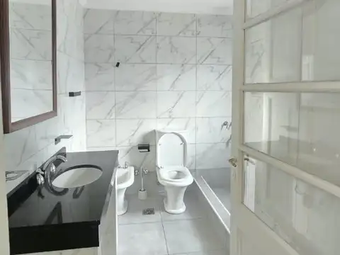 CASA EN VENTA - EXCELENTE UBICACION CAÑUELAS