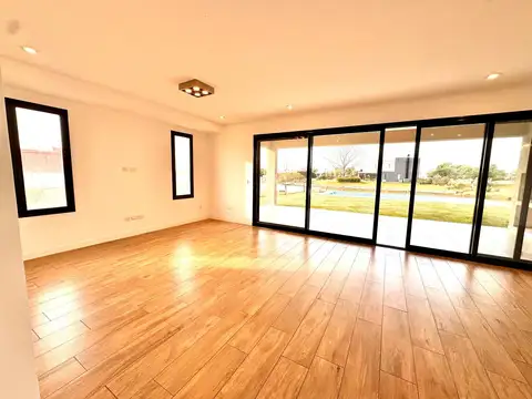 Casa en Alquiler al Noroeste