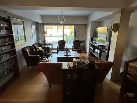 Depto Tipo Casa en Venta de 5 ambientes