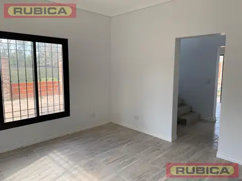 Casa 3 ambientes con 1 baño