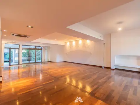 Casa 6 ambientes con 5 baños