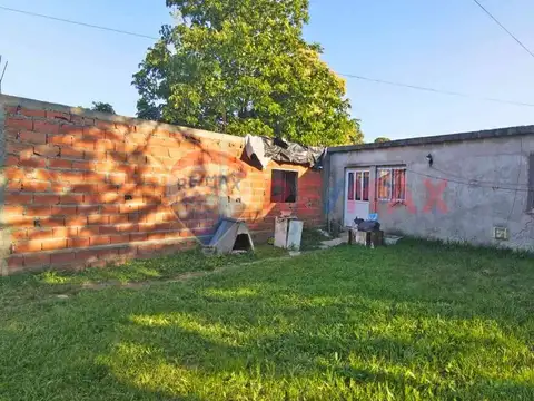 Casa 2 ambientes con 1 baño
