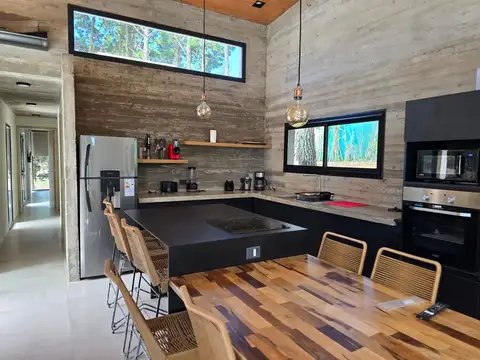 Casa 3 ambientes con 2 baños