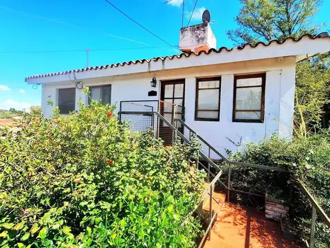 Casa en Venta - 4 Dormitorios 3 Baños - 427mts - Punilla - Villa Giardino