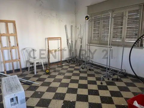 Casa 5 ambientes con 1 baño