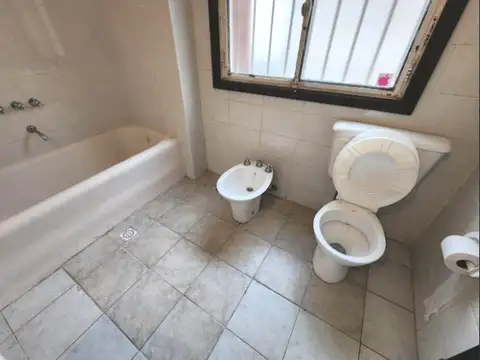 Oficina en Alquiler en Zona Guemes, $ 700.000