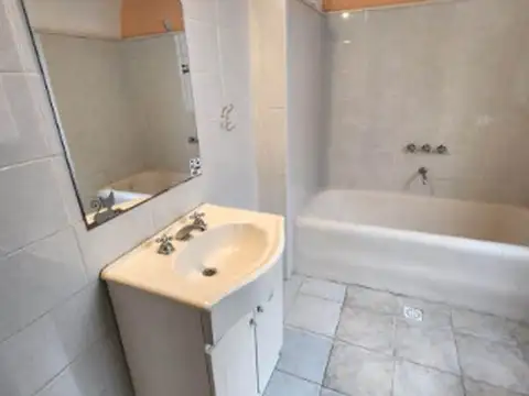 Oficina 2 ambientes con 1 baño
