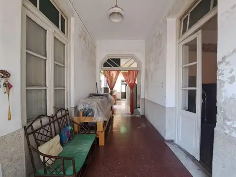 Venta - Casa 3 dormitorios con patio. PH. Echesortu, Rosario