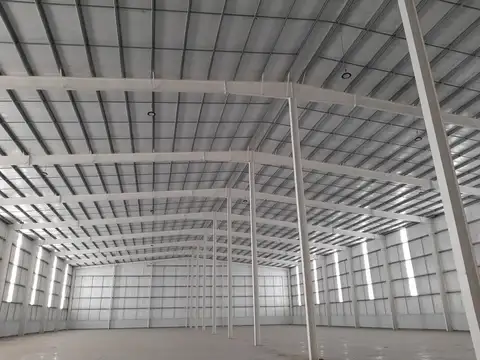 Nave a estrenar de 3600 m2 en Parque Industrial Ruta 6